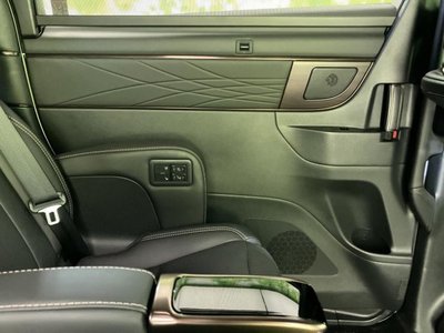 2025 Toyota ALPHARD — миниатюра 25
