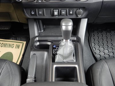 صورة 44 لـ 2021 Toyota TACOMA