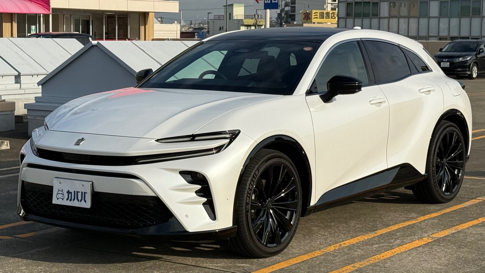 TOYOTA CROWN SPORT - View 1