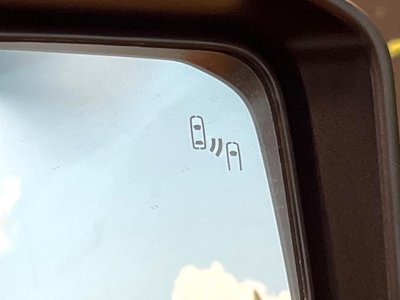 TOYOTA LAND CRUISER - 7