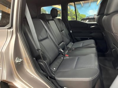 TOYOTA LAND CRUISER - 10