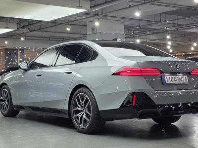 صورة 5 لـ 2025 BMW 5 SERIES