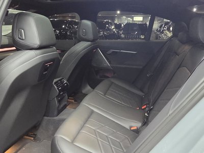 صورة 8 لـ 2025 BMW 5 SERIES