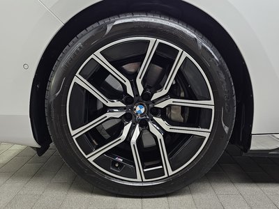 صورة 6 لـ 2023 BMW I7
