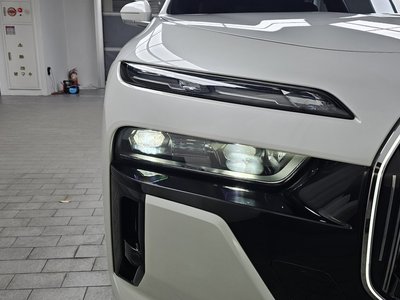 صورة 9 لـ 2023 BMW I7