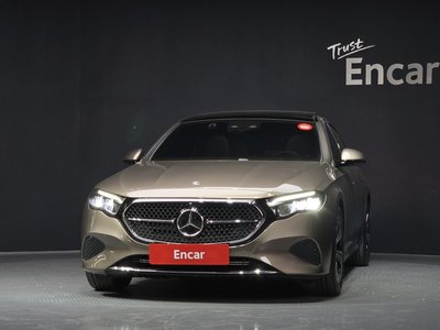 MERCEDES-BENZ E-CLASS - 2