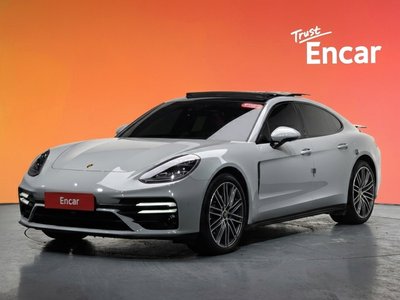 PORSCHE PANAMERA - 1