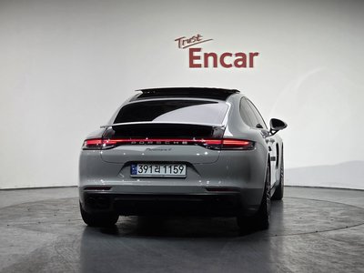 PORSCHE PANAMERA - 4