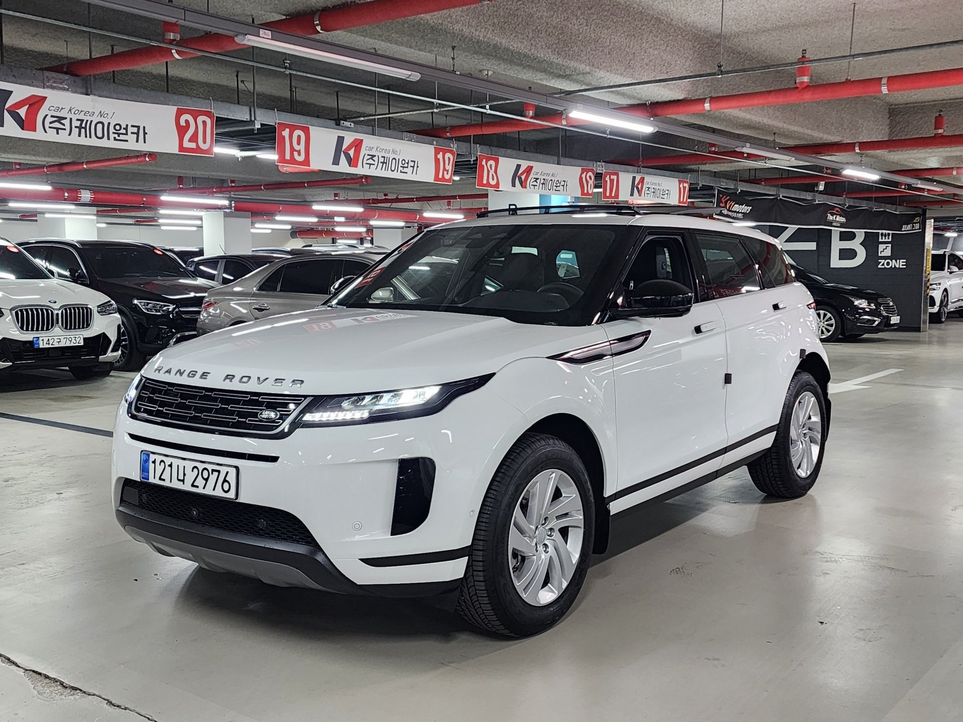 LAND ROVER RANGE ROVER EVOQUE - View 1