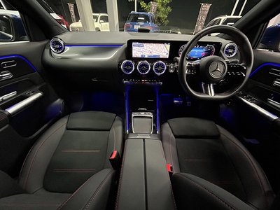 MERCEDES-BENZ GLA - 9