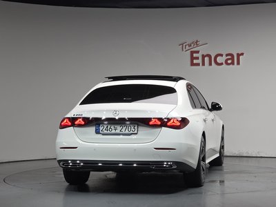صورة 4 لـ 2024 Mercedes-BENZ E-CLASS