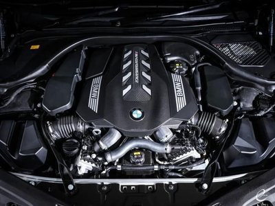 BMW 8 SERIES - 8