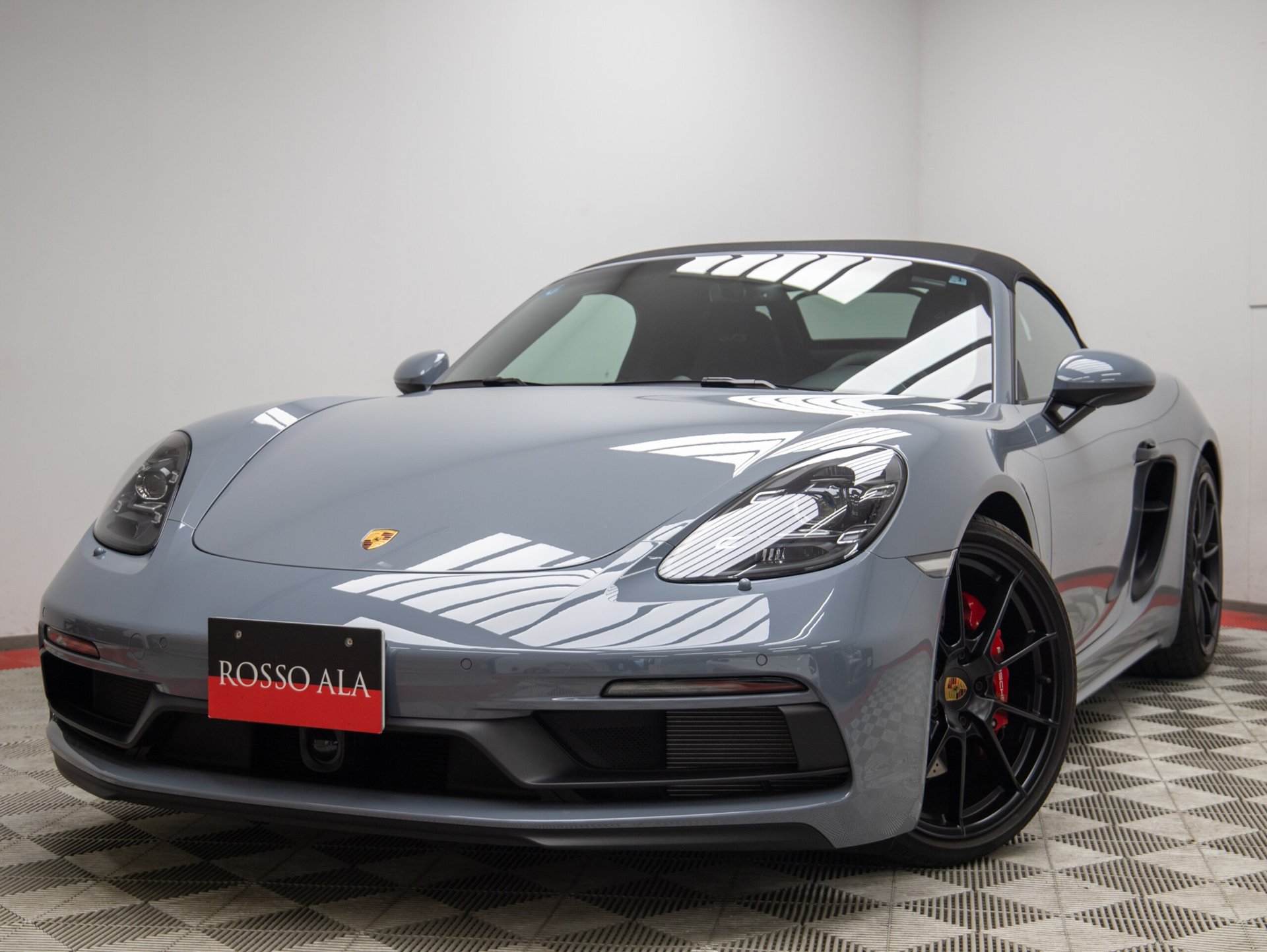 PORSCHE 718 BOXSTER - View 1