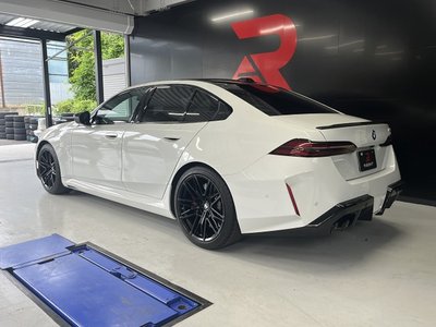 صورة 9 لـ 2025 BMW M5