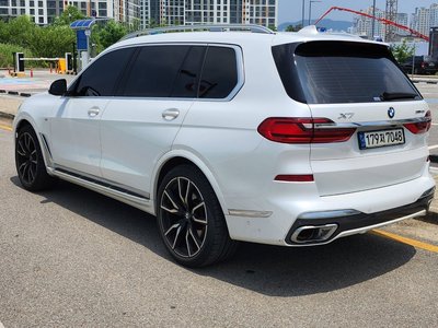 BMW X7 - 7