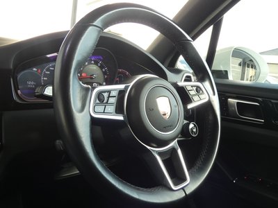 PORSCHE CAYENNE - 8