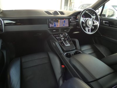 PORSCHE CAYENNE - 7