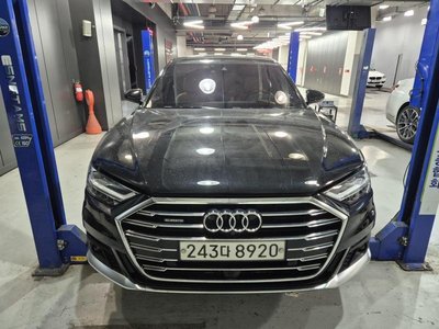 AUDI A8 - 4