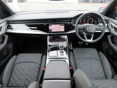 AUDI Q8 - 8