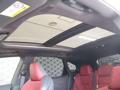 صورة 5 لـ 2025 Lexus RX
