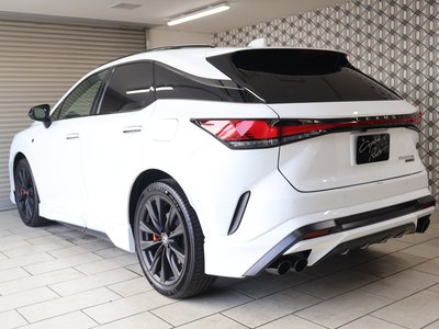 صورة 2 لـ 2025 Lexus RX