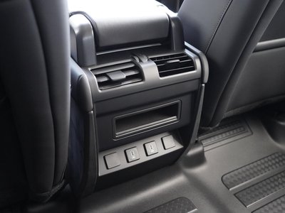 2026 LAND Rover DEFENDER — миниатюра 31