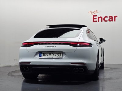 2021 Porsche PANAMERA 照片 3