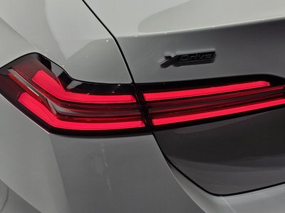 2025 BMW 5 SERIES 照片 10