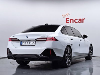 2025 BMW 5 SERIES 照片 4