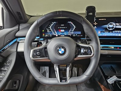 2025 BMW 5 SERIES — миниатюра 18