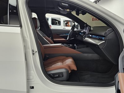 2025 BMW 5 SERIES — миниатюра 16