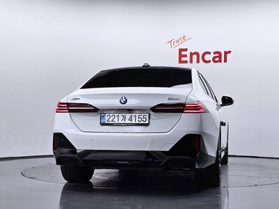 2025 BMW 5 SERIES 照片 3