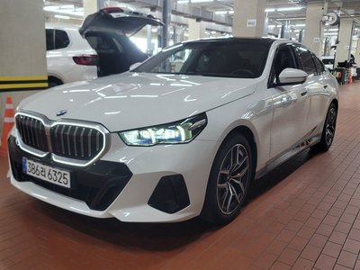 صورة 1 لـ 2026 BMW 5 SERIES