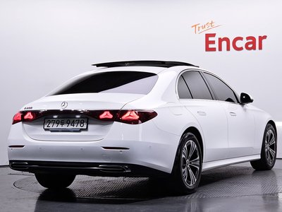 MERCEDES-BENZ E-CLASS - 4