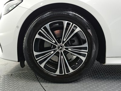 MERCEDES-BENZ E-CLASS - 6