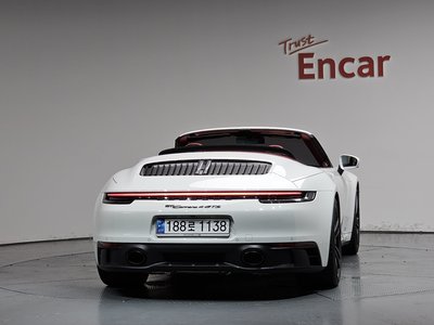 PORSCHE 911 - 4