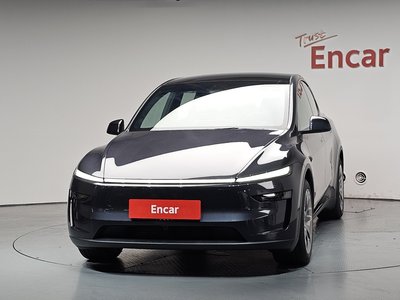 TESLA MODEL Y - 3