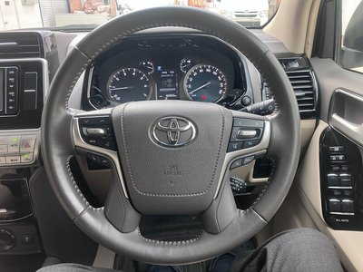 TOYOTA LAND CRUISER PRADO - 10