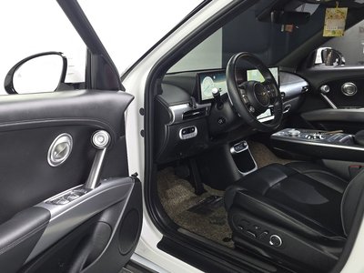 2022 Genesis GV60 — миниатюра 13
