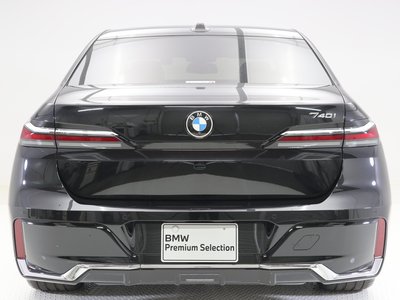 BMW 7 SERIES - 8