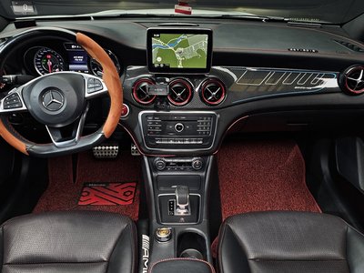 MERCEDES-BENZ CLA - 4