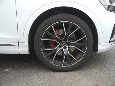 صورة 7 لـ 2023 AUDI Q8