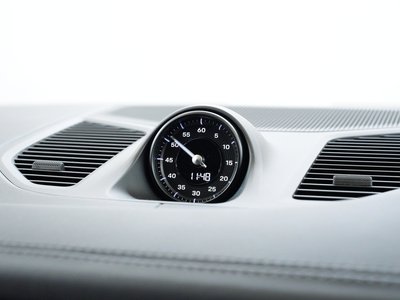 2024 Porsche CAYENNE photo 5