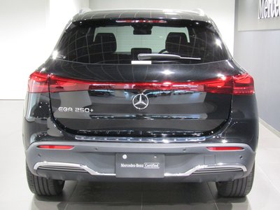 MERCEDES-BENZ EQA - 4