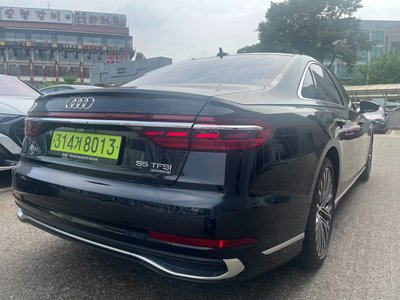 2023 AUDI A8 photo 5