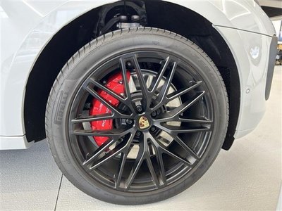 PORSCHE MACAN - 9