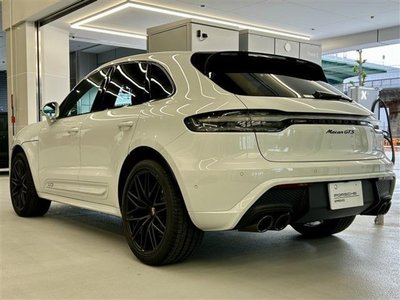 PORSCHE MACAN - 3
