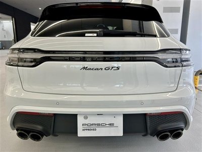 PORSCHE MACAN - 5