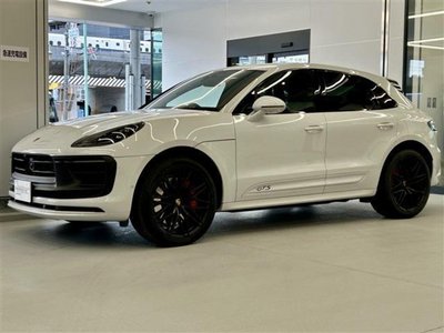 PORSCHE MACAN - 1