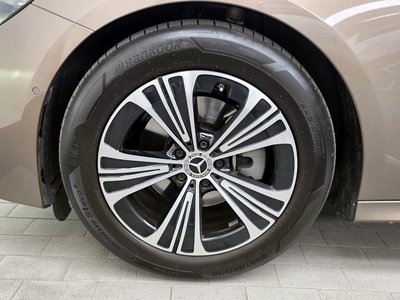 MERCEDES-BENZ E-CLASS - 6